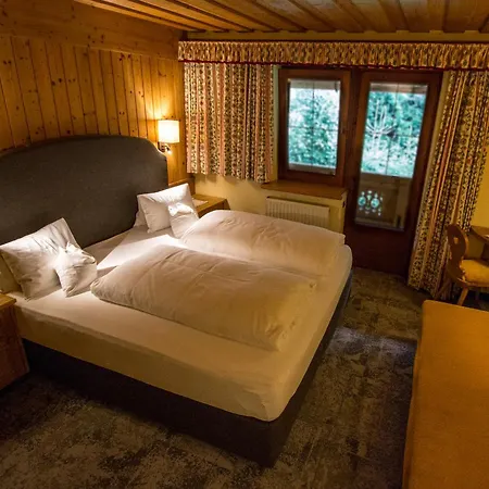 Haus Wildschuetz By Hotel Tirolerhof 3* Tux