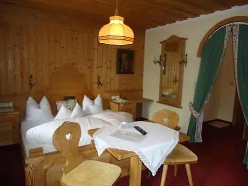 Gaestehaus Wildschuetz - By Tirolerhof Guest house